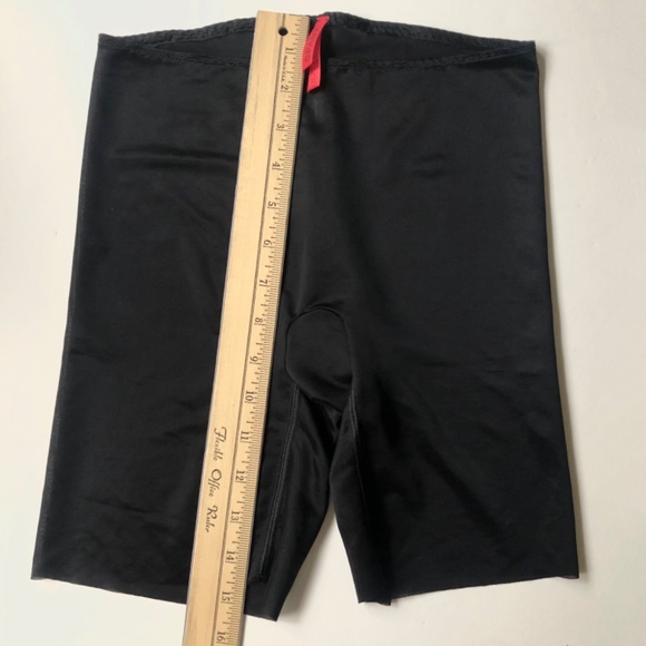 NWOT SPANX Skinny Britches Under Garment Shorts - Picture 4 of 4